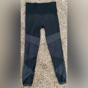 SPANX Textured Black/Gray Leggings